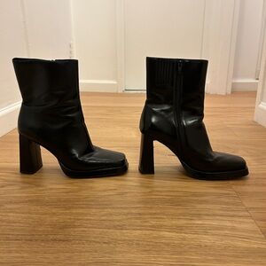 Jeffrey Campbell Black Square-Toe Mid-Calf Block Heel Boots